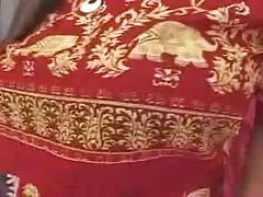 狂欢与三个金发女郎
